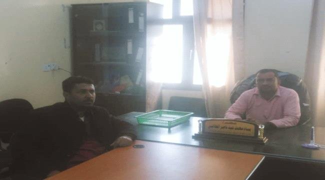 مدير عام سرار يناقش مع مدير كهرباء المديرية وضع التيار و مشاكل خطوط الشبكة مدير عام سرار يناقش مع مدير كهرباء المديرية وضع التيار