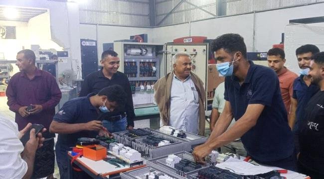 مكتب التعليم الفني بالعاصمة عدن يطّلع على تقنيات التصنيع وحلول الطاقة بمجموعة أبراج الضياء مكتب التعليم الفني بالعاصمة عدن يطّلع على تقنيات التصنيع وحلول