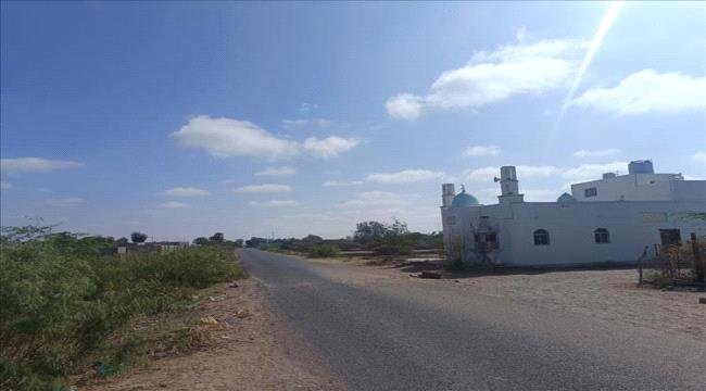 هناجر الدواجن تهدد أهالي قرية الحبيّل بلحج والسكان يناشدون السلطات هناجر الدواجن تهدد أهالي قرية الحبيّل بلحج والسكان يناشدون السلطات