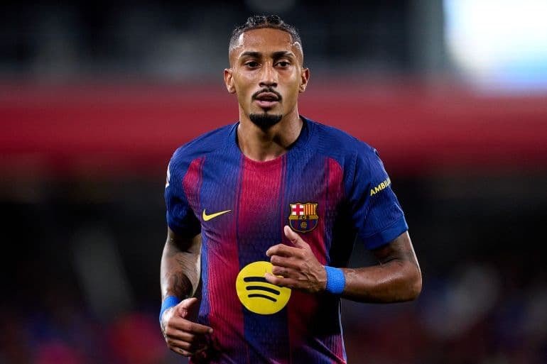 «صدمةٌ مدوية» في "كامب نو".. إصابة رافينيا تهدد موسم برشلونة وفليك يجهز 4 حلول لإنقاذ الموقف Raphinha