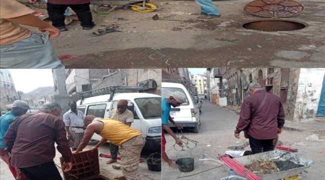 التواهي تستعد للمنخفض الجوي بحملة صيانة وتنظيف للمناهل التواهي تستعد للمنخفض الجوي بحملة صيانة وتنظيف للمناهل