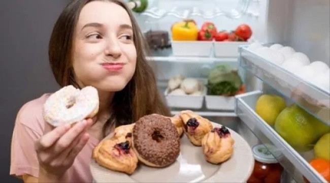 خطورة تناول السكريات قبل النوم خطورة تناول السكريات قبل النوم