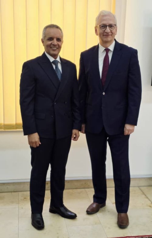 وزير الشؤون الاجتماعية والعمل يلتقي بسفير جمهورية ألمانيا الاتحادية لدى اليمن وزير الشؤون الاجتماعية والعمل يلتقي بسفير جمهورية ألمانيا الاتحادية لدى