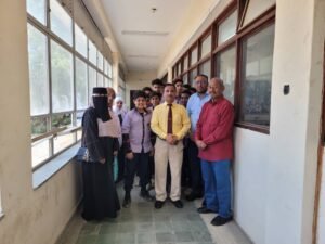 تعزيزاً للشراكة التربوية.. قسم الكيمياء بكلية التربية عدن يستقبل وفداً طلابياً من مدرسة نور الغد 4 IMG 20260427 WA0015