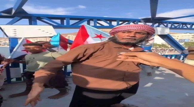 اعتقال التربوي الحضرمي عبد الله باسنبل عقب مشاركته في تظاهرة بالمكلا اعتقال التربوي الحضرمي عبد الله باسنبل عقب مشاركته في تظاهرة