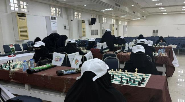 رئيس جامعة حضرموت يُدشّن بطولة كليات الجامعة للألعاب الرياضية رئيس جامعة حضرموت يُدشّن بطولة كليات الجامعة للألعاب الرياضية