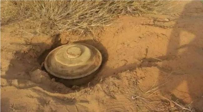 إصابة مدنيين بلغم حوثي في الحديدة اليمنية إصابة مدنيين بلغم حوثي في الحديدة اليمنية