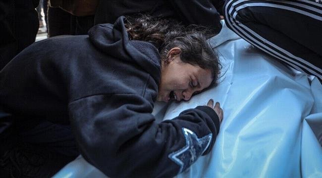 غزة.. استشهاد 13 فلسطينيا يرفع حصيلة الإبادة إلى 72 ألفا و757 غزة استشهاد 13 فلسطينيا يرفع حصيلة الإبادة إلى 72 ألفا