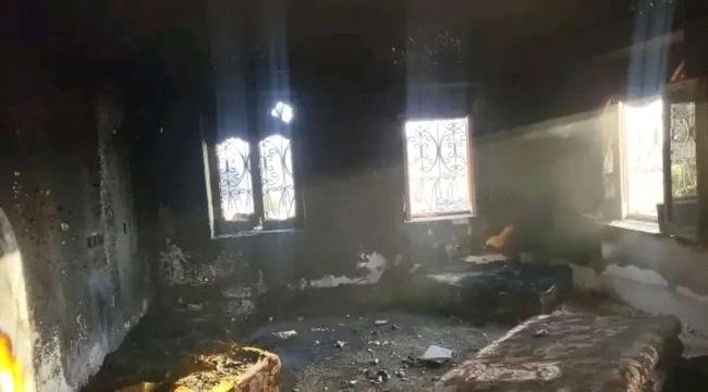 مليشيا الحوثي تحرق منزل شيخ يمني في صنعاء مليشيا الحوثي تحرق منزل شيخ يمني في صنعاء