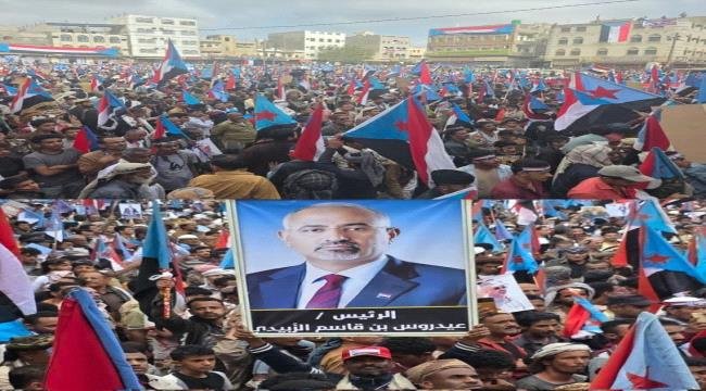 استهداف الرموز الجنوبية.. محاولات عبثية تزيد من تماسك الشارع وتعزز الالتفاف حول القيادة السياسية استهداف الرموز الجنوبية محاولات عبثية تزيد من تماسك الشارع وتعزز