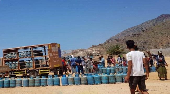 استهداف سقطرى بحرب الخدمات توجه يصنع المعاناة ويدمر الواقع السياحي بالارخبيل استهداف سقطرى بحرب الخدمات توجه يصنع المعاناة ويدمر الواقع السياحي