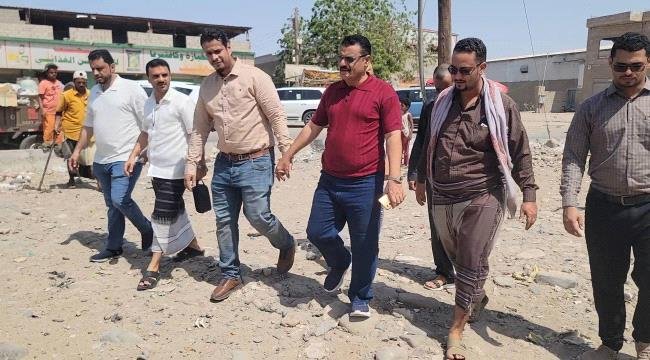 الداؤودي يدشن مشروع “إعادة تأهيل دوار بئر فضل” بشارع الخمسين الداؤودي يدشن مشروع إعادة تأهيل دوار بئر فضل بشارع الخمسين