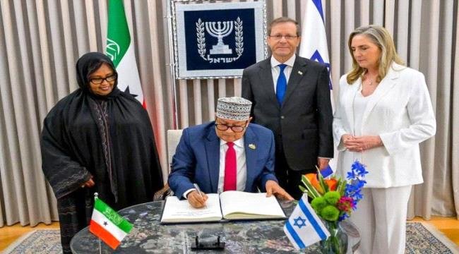 رئيس دولة صوماليا يصل تل أبيب في زيارة رسمية رئيس دولة صوماليا يصل تل أبيب في زيارة رسمية