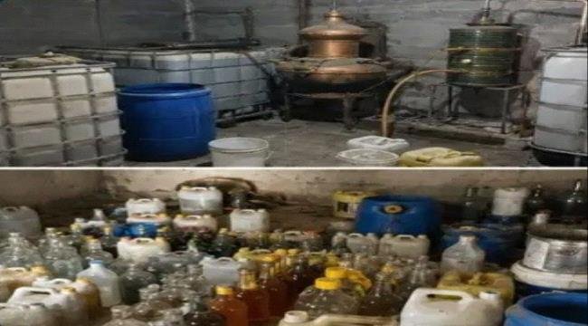 ضبط متهمين ومعملين للخمور في حضرموت ضبط متهمين ومعملين للخمور في حضرموت
