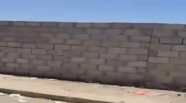 قيادي حوثي ينهب ارضية تابعة لكلية الشرطة بصنعاء قيادي حوثي ينهب ارضية تابعة لكلية الشرطة بصنعاء