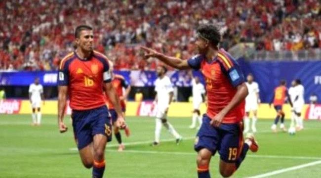 هزيمة مدوية للمنتخب السعودي أمام المنتخب الاسباني هزيمة مدوية للمنتخب السعودي أمام المنتخب الاسباني