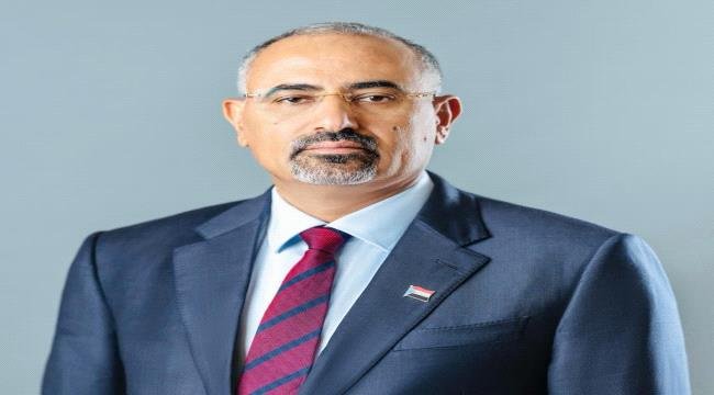 إزالة صور الرئيس الزُبيدي في عدن.. مكانة القائد تثير رعب القوى المعادية إزالة صور الرئيس الزُبيدي في عدن مكانة القائد تثير رعب