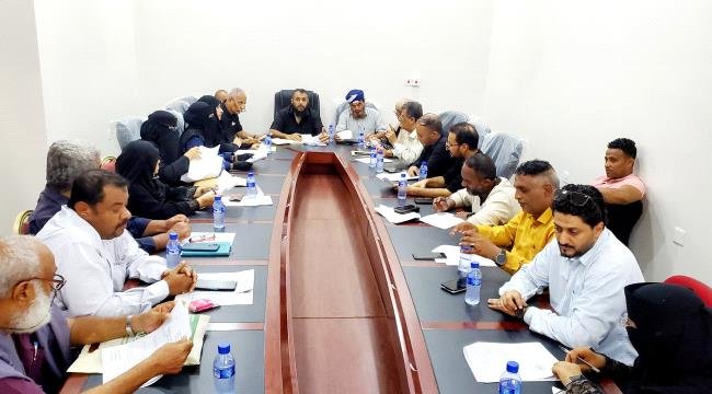 تنفيذي مديرية التواهي يناقش تقارير الصحة والأشغال والصرف الصحي ويؤكد تعزيز مستوى الخدمات للمواطنين تنفيذي مديرية التواهي يناقش تقارير الصحة والأشغال والصرف الصحي ويؤكد