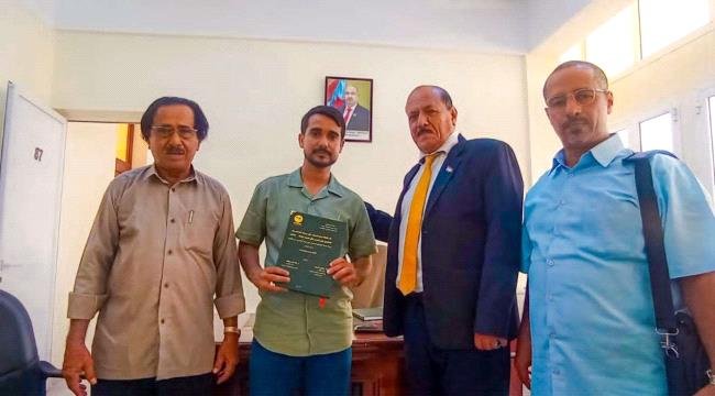 هرهرة يلتقي الباحث أبو بكر بلحاف ويشيد بتميزه الأكاديمي هرهرة يلتقي الباحث أبو بكر بلحاف ويشيد بتميزه الأكاديمي