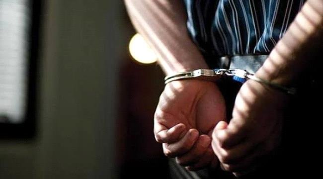 أمن حورة ووادي العين يطيح بمطلوب في قضية قتل أمن حورة ووادي العين يطيح بمطلوب في قضية قتل