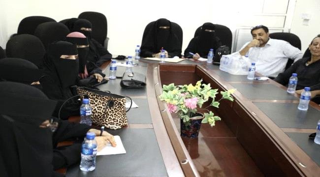 اجتماع موسع لقيادة التعليم الفني بعدن لتقييم نتائج الاختبارات النهائية في المعاهد التقنية والفنية بعدن اجتماع موسع لقيادة التعليم الفني بعدن لتقييم نتائج الاختبارات النهائية