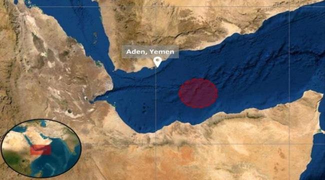 استهداف ناقلة نفط قبالة عدن بصاروخ حوثي من مكيراس استهداف ناقلة نفط قبالة عدن بصاروخ حوثي من مكيراس