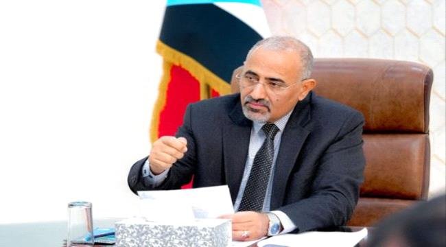 الرئيس الزُبيدي يرسم معادلة القوة الجنوبية: جيشٌ يحمي الأرض ويصون الحدود وشريكٌ في أمن الإقليم الرئيس الزُبيدي يرسم معادلة القوة الجنوبية جيشٌ يحمي الأرض ويصون