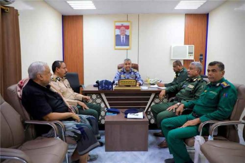 العميد الجابري يترأس اجتماعاً لمناقشة أوضاع التجنيس وإثبات الجنسية بساحل حضرموت العميد الجابري يترأس اجتماعاً لمناقشة أوضاع التجنيس وإثبات الجنسية بساحل