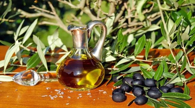 دراسة تكشف تأثير زيت الزيتون على مستويات الكولسترول دراسة تكشف تأثير زيت الزيتون على مستويات الكولسترول
