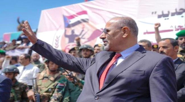 شعب الجنوب خلف الرئيس الزُبيدي .. تلاحم مصيري يسقط الرهانات ويرسم طريق الاستقلال شعب الجنوب خلف الرئيس الزُبيدي تلاحم مصيري يسقط الرهانات ويرسم