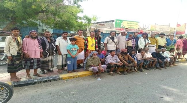لجنة التصعيد الشعبي في زنجبار تثمن جهود المواطنين والتجار في إنجاح العصيان المدني بالمديرية لجنة التصعيد الشعبي في زنجبار تثمن جهود المواطنين والتجار في