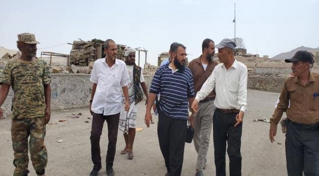 مدير عام التواهي يتفقد مشروع تأهيل ورصف طريق رأس مربط مدير عام التواهي يتفقد مشروع تأهيل ورصف طريق رأس مربط
