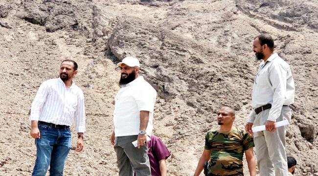 مدير عام التواهي يوجه بتنفيذ مشروع حفر بئر وإنشاء خزان مياه في القلوعة مدير عام التواهي يوجه بتنفيذ مشروع حفر بئر وإنشاء خزان