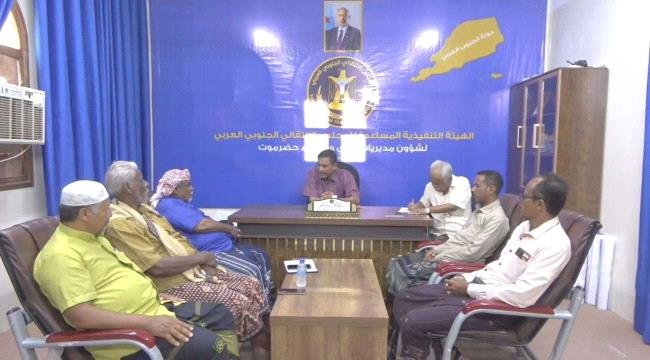 التميمي يتفقد سير العمل في تنفيذية انتقالي تريم ويطلع على مستوى الأداء بالمديرية التميمي يتفقد سير العمل في تنفيذية انتقالي تريم ويطلع على