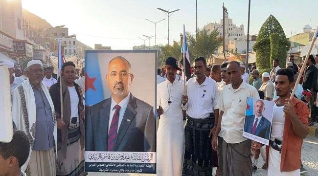 التميمي يشارك في مطلع المطالع السنوي لحافة الحوطة بسيئون وسط حضور جماهيري واسع التميمي يشارك في مطلع المطالع السنوي لحافة الحوطة بسيئون وسط
