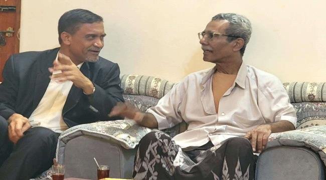 التميمي يطمئن على صحة الصحفي علوي بن سميط ويشيد بإسهاماته الإعلامية التميمي يطمئن على صحة الصحفي علوي بن سميط ويشيد بإسهاماته