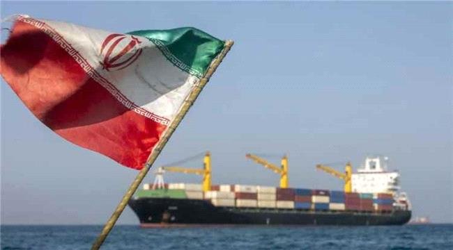 الجيش الأمريكي يدمر زورقين إيرانيين بعد محاولة سرقة طائرة مسيرة في مضيق هرمز الجيش الأمريكي يدمر زورقين إيرانيين بعد محاولة سرقة طائرة مسيرة