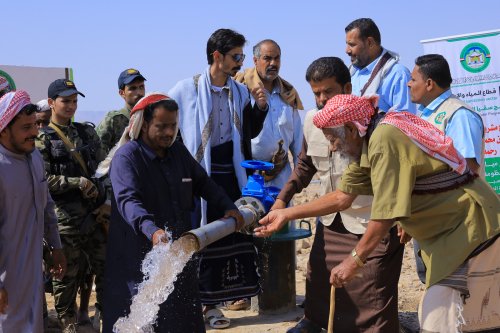 العبر .. مؤسسة البادية تفتتح مشروع بئر المرحوم الشيخ عبدالله بن محمد النهدي لتوفير مياه آمنة ومستدامة لـ 265 أسرة مستفيدًه العبر مؤسسة البادية تفتتح مشروع بئر المرحوم الشيخ عبدالله بن