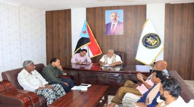 انتقالي حضرموت يحذر من تبعات فصل المعلمين ويطالب بمعالجة إضراب المكلا انتقالي حضرموت يحذر من تبعات فصل المعلمين ويطالب بمعالجة إضراب