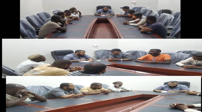 مدير عام التواهي يناقش مع عمال الصرف الصحي تعزيز مستوى الخدمات مدير عام التواهي يناقش مع عمال الصرف الصحي تعزيز مستوى