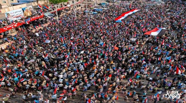 مليونية حاشدة في العاصمة عدن لإحياء الذكرى الـ55 لتأسيس الجيش الجنوبي.. رسائل سياسية تؤكد التمسك بثوابت الجنوب ورفض الوصاية مليونية حاشدة في العاصمة عدن لإحياء الذكرى الـ55 لتأسيس الجيش