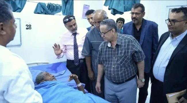 الحالمي يتفقد جرحى القوات الجنوبية في مستشفى عبود بالعاصمة عدن الحالمي يتفقد جرحى القوات الجنوبية في مستشفى عبود بالعاصمة عدن