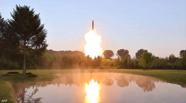 كوريا الشمالية تطلق 12 صاروخاً باليستياً قصير المدى باتجاه البحر كوريا الشمالية تطلق 12 صاروخاً باليستياً قصير المدى باتجاه البحر